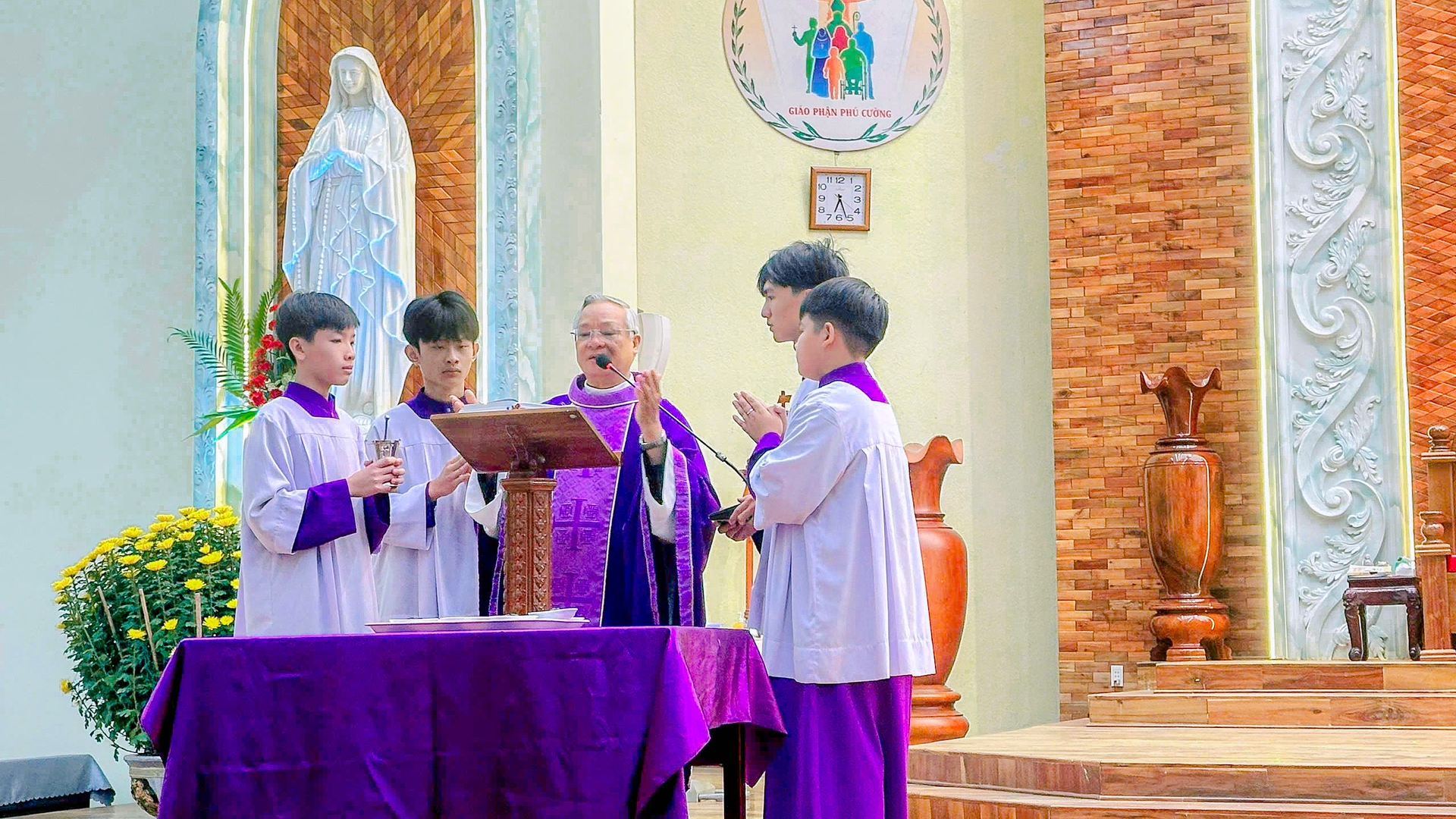 Giáo Xứ Dầu Tiếng Cử Hành Thánh Lễ Tro – Khai Mạc Mùa Chay Thánh 2026